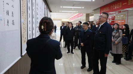 國家能源局甘肅監(jiān)管辦公室機關(guān)黨委等參觀甘肅工程咨詢集團廉潔文化作品展